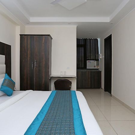 Oyo 9147 Hotel Aerostay New Delhi Buitenkant foto