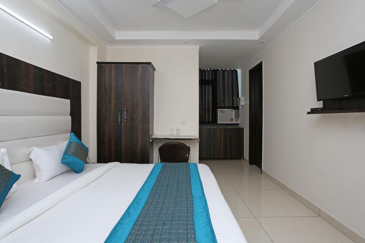 Oyo 9147 Hotel Aerostay New Delhi Buitenkant foto