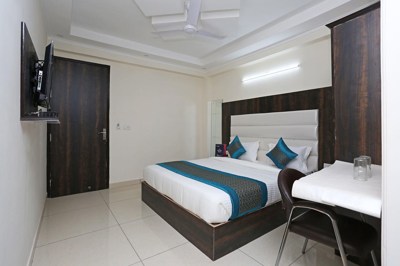 Oyo 9147 Hotel Aerostay New Delhi Buitenkant foto