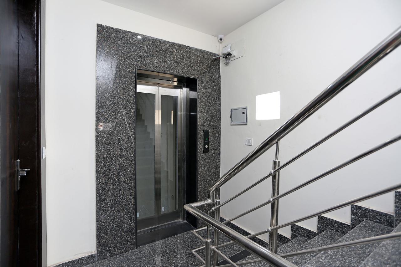 Oyo 9147 Hotel Aerostay New Delhi Buitenkant foto