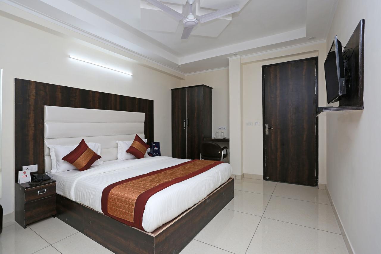 Oyo 9147 Hotel Aerostay New Delhi Buitenkant foto