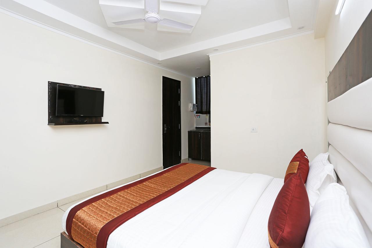 Oyo 9147 Hotel Aerostay New Delhi Buitenkant foto