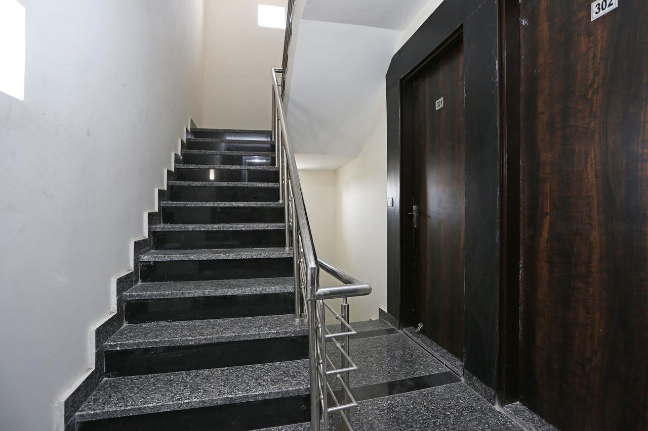 Oyo 9147 Hotel Aerostay New Delhi Buitenkant foto