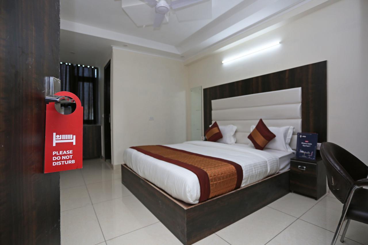 Oyo 9147 Hotel Aerostay New Delhi Buitenkant foto